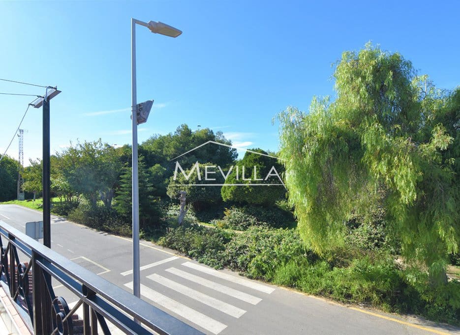 4 Zimmer Villa zu verkaufen in Torrevieja mit Garage - 249.900 € (Ref: 9405878)