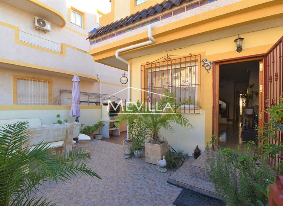 3 bedroom Townhouse for sale in Playa Flamenca with pool garage - € 185,000 (Ref: 9413093)