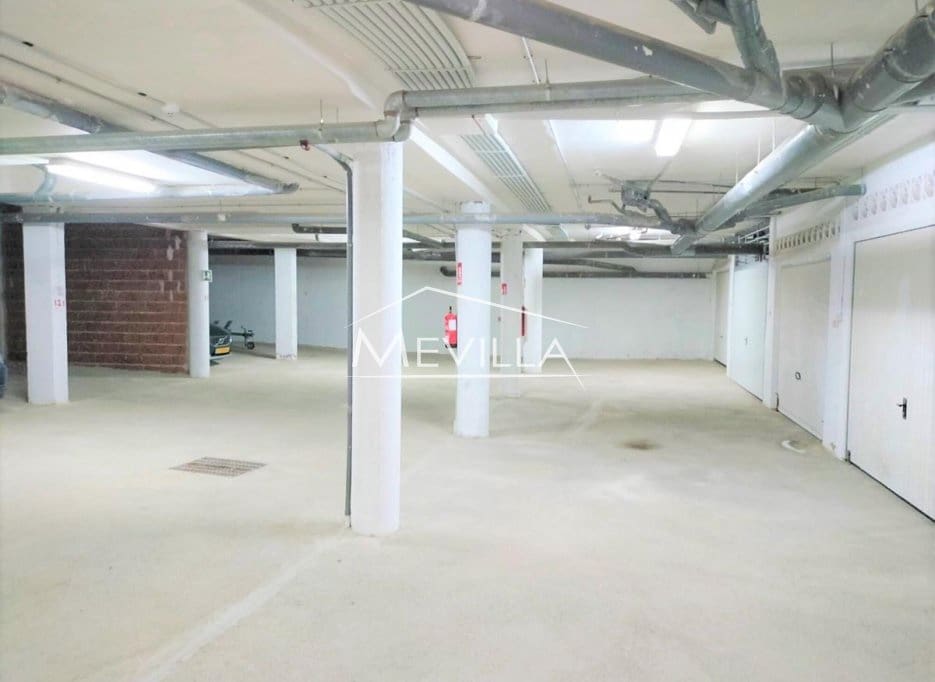 3 bedroom Townhouse for sale in Playa Flamenca with pool garage - € 185,000 (Ref: 9447419)