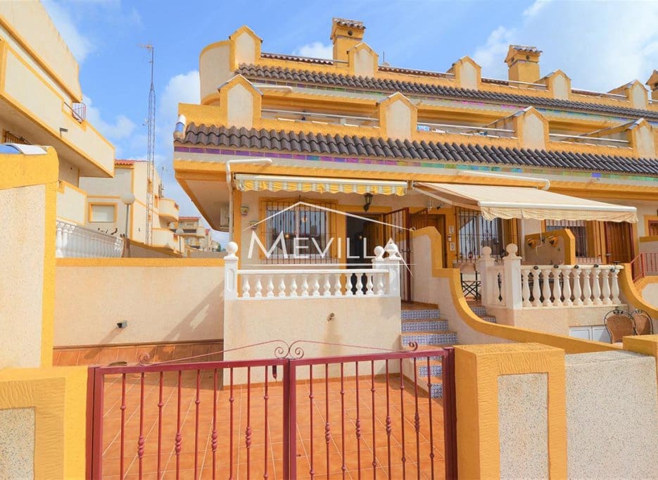 3 bedroom Townhouse for sale in Playa Flamenca with pool garage - € 185,000 (Ref: 9447419)