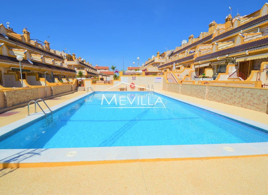 3 bedroom Townhouse for sale in Playa Flamenca with pool garage - € 185,000 (Ref: 9447419)