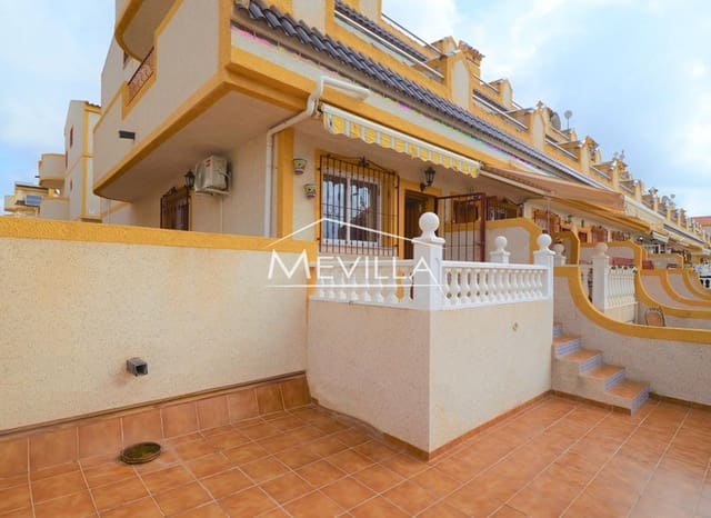 3 soveværelse Byhus til salg i Playa Flamenca, Orihuela med swimmingpool garage - € 185.000 (Ref: 9447419)