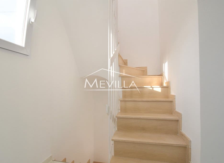 3 makuuhuone Omakotitalo myytävänä paikassa Los Balcones mukana uima-altaan - 229 000 € (Ref: 9451493)