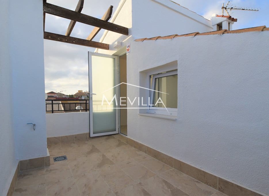 3 makuuhuone Omakotitalo myytävänä paikassa Los Balcones mukana uima-altaan - 229 000 € (Ref: 9451493)