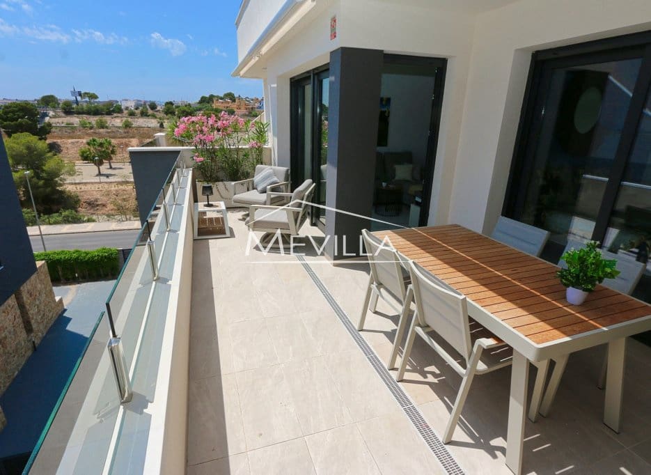 2 soveværelse Penthouse til salg i Playa Flamenca med swimmingpool garage - € 365.000 (Ref: 9470653)