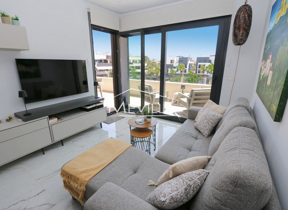 2 soveværelse Penthouse til salg i Playa Flamenca med swimmingpool garage - € 365.000 (Ref: 9470653)