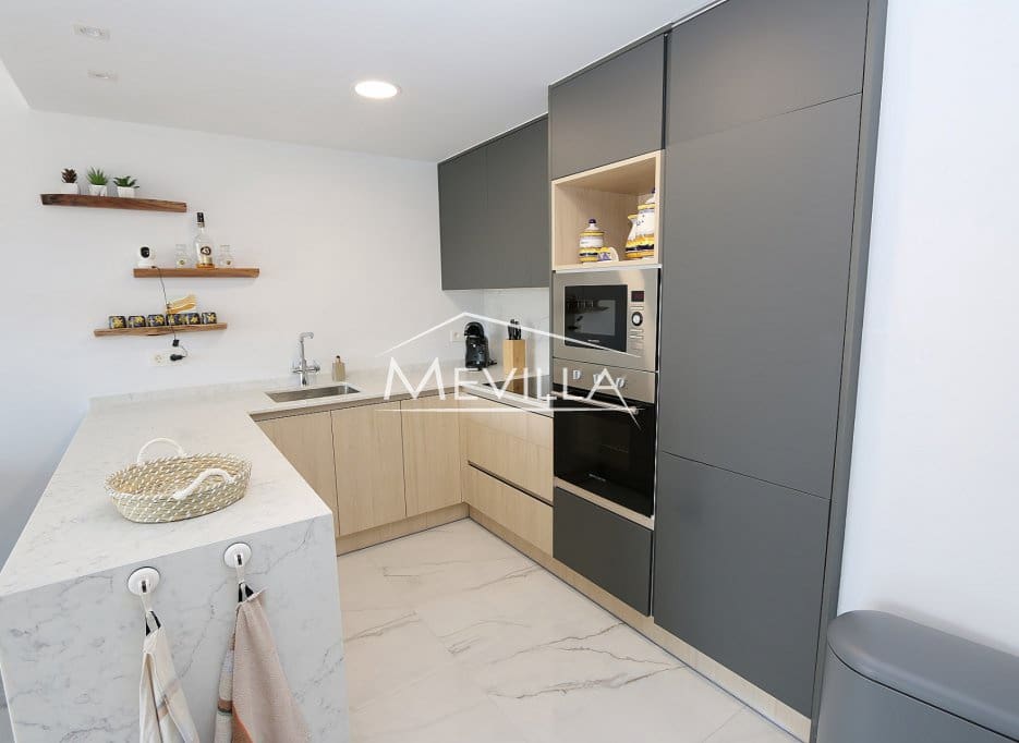 2 soveværelse Penthouse til salg i Playa Flamenca med swimmingpool garage - € 365.000 (Ref: 9470653)