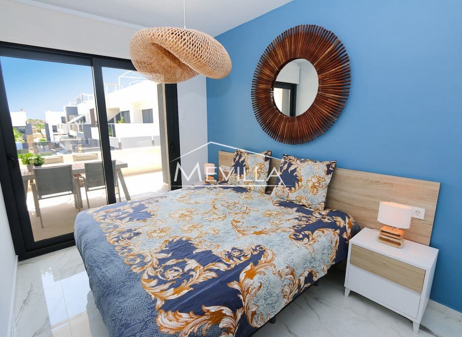 2 soveværelse Penthouse til salg i Playa Flamenca med swimmingpool garage - € 365.000 (Ref: 9470653)