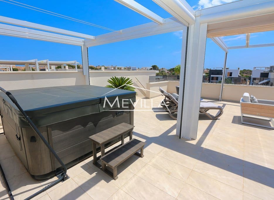 2 soveværelse Penthouse til salg i Playa Flamenca med swimmingpool garage - € 365.000 (Ref: 9470653)