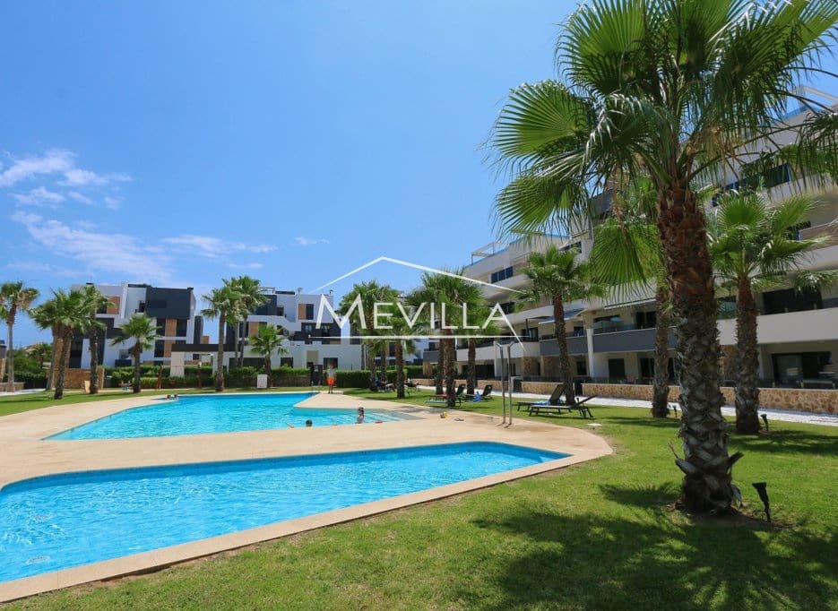 2 soveværelse Penthouse til salg i Playa Flamenca med swimmingpool garage - € 365.000 (Ref: 9470653)
