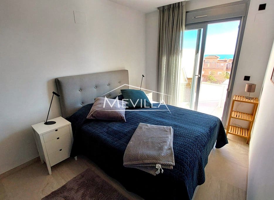 3 makuuhuone Kattohuoneisto myytävänä paikassa Cabo Roig mukana uima-altaan 
autotalli - 695 000 € (Ref: 9495135)