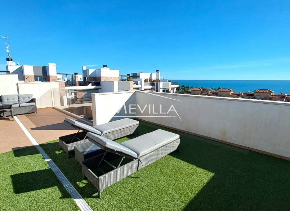 3 makuuhuone Kattohuoneisto myytävänä paikassa Cabo Roig mukana uima-altaan 
autotalli - 695 000 € (Ref: 9495135)