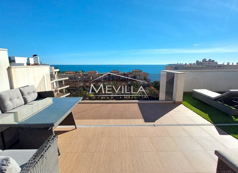 3 makuuhuone Kattohuoneisto myytävänä paikassa Cabo Roig mukana uima-altaan 
autotalli - 695 000 € (Ref: 9495135)