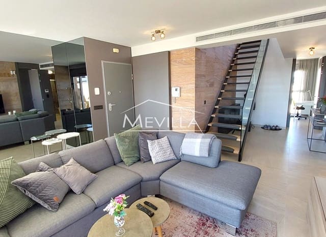 3 makuuhuone Kattohuoneisto myytävänä paikassa Cabo Roig, Orihuela mukana uima-altaan 
autotalli - 695 000 € (Ref: 9495135)