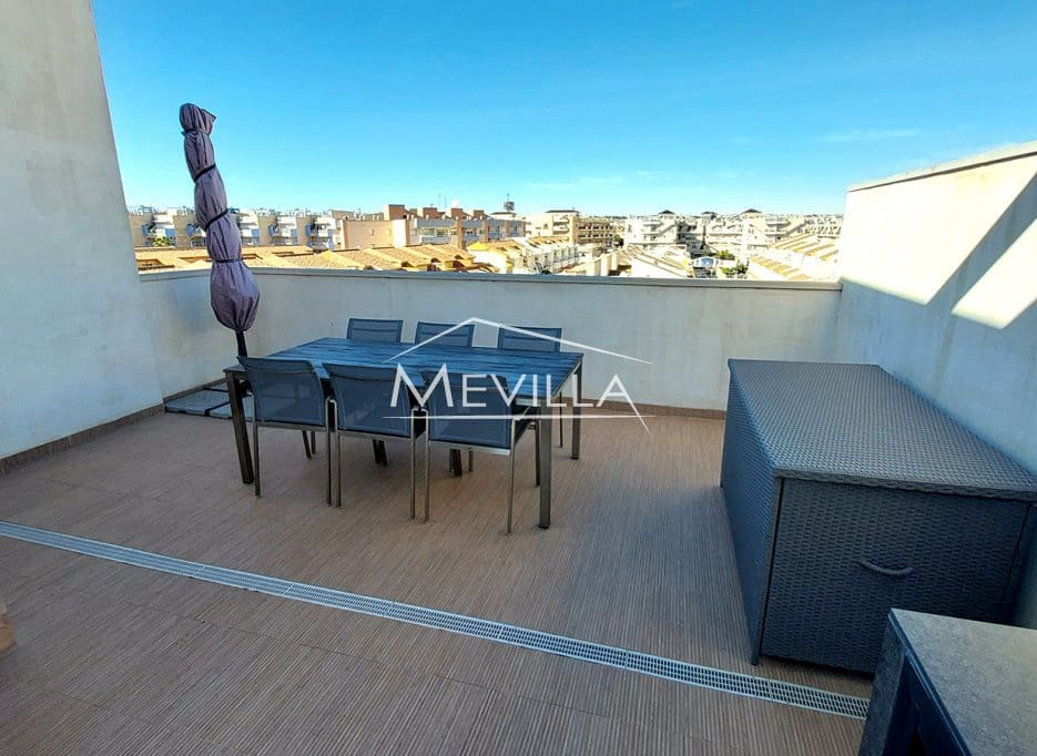 3 makuuhuone Kattohuoneisto myytävänä paikassa Cabo Roig mukana uima-altaan 
autotalli - 695 000 € (Ref: 9495135)