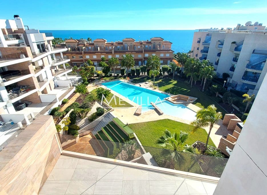 3 makuuhuone Kattohuoneisto myytävänä paikassa Cabo Roig mukana uima-altaan 
autotalli - 695 000 € (Ref: 9495135)