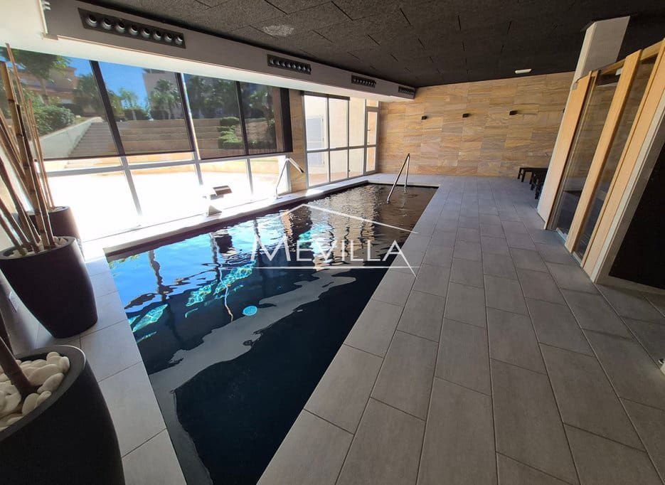 3 makuuhuone Kattohuoneisto myytävänä paikassa Cabo Roig mukana uima-altaan 
autotalli - 695 000 € (Ref: 9495135)