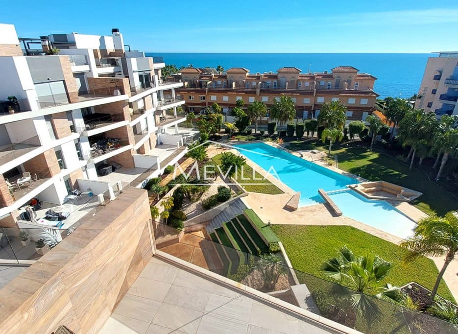 3 makuuhuone Kattohuoneisto myytävänä paikassa Cabo Roig mukana uima-altaan 
autotalli - 695 000 € (Ref: 9495135)