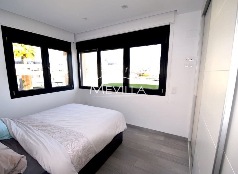 3 chambre Villa/Maison à vendre à Orihuela Costa avec piscine - 475 000 € (Ref: 9495529)