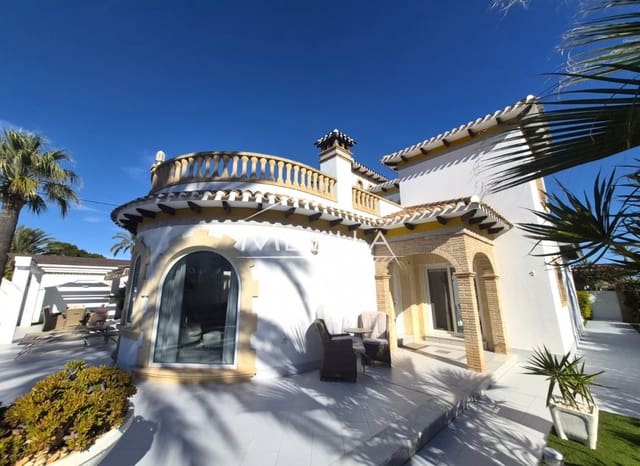 4 bedroom Villa for sale in Cabo Roig, Orihuela with pool garage - € 1,075,000 (Ref: 9496553)