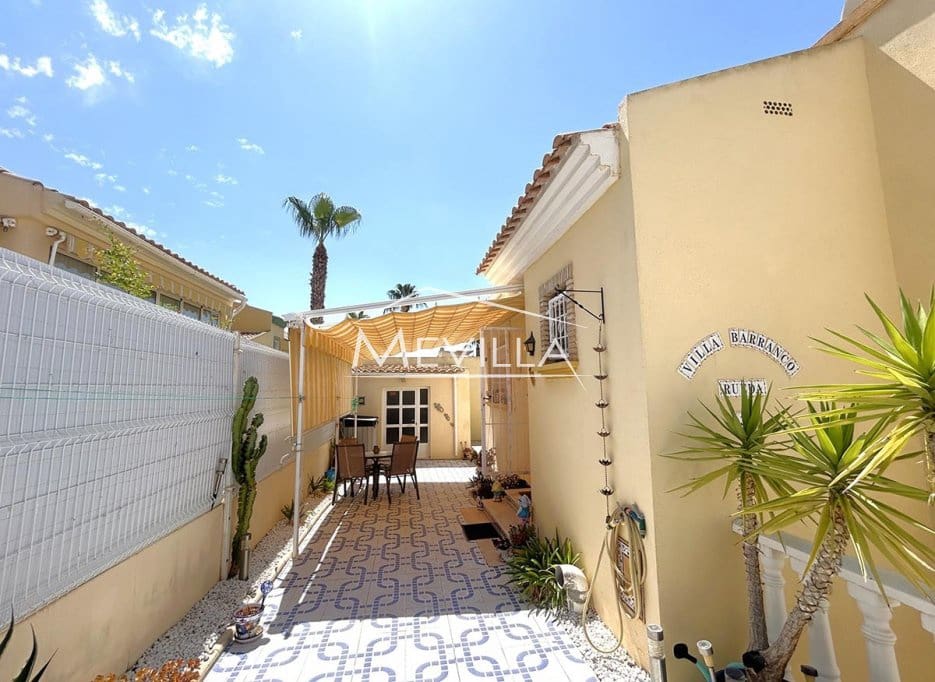 3 soverom Villa til salgs i Playa Flamenca med svømmebasseng garasje - € 365 000 (Ref: 9518060)