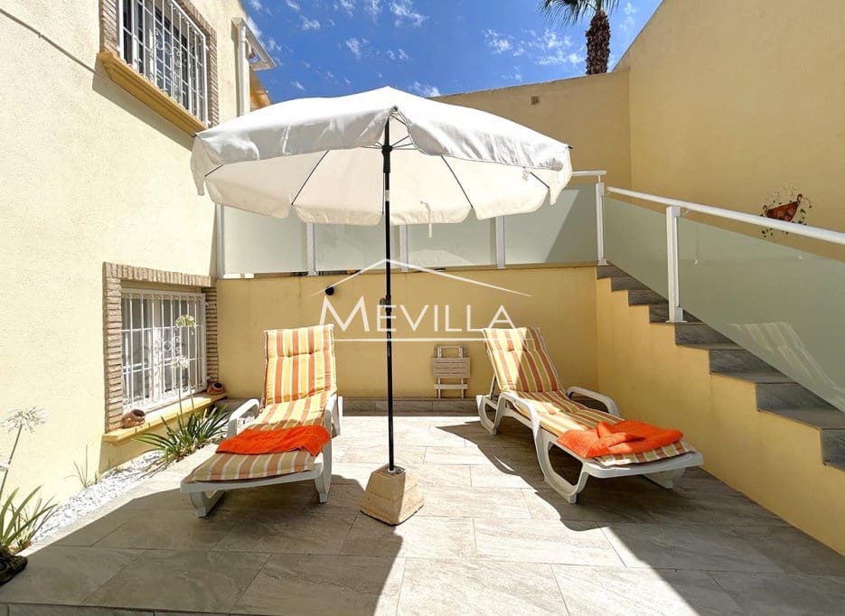 3 soverom Villa til salgs i Playa Flamenca med svømmebasseng garasje - € 365 000 (Ref: 9518060)