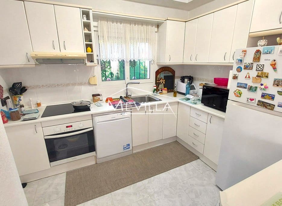 Chalet de 4 habitaciones en Playa Flamenca en venta con piscina garaje - 780.000 € (Ref: 9593198)