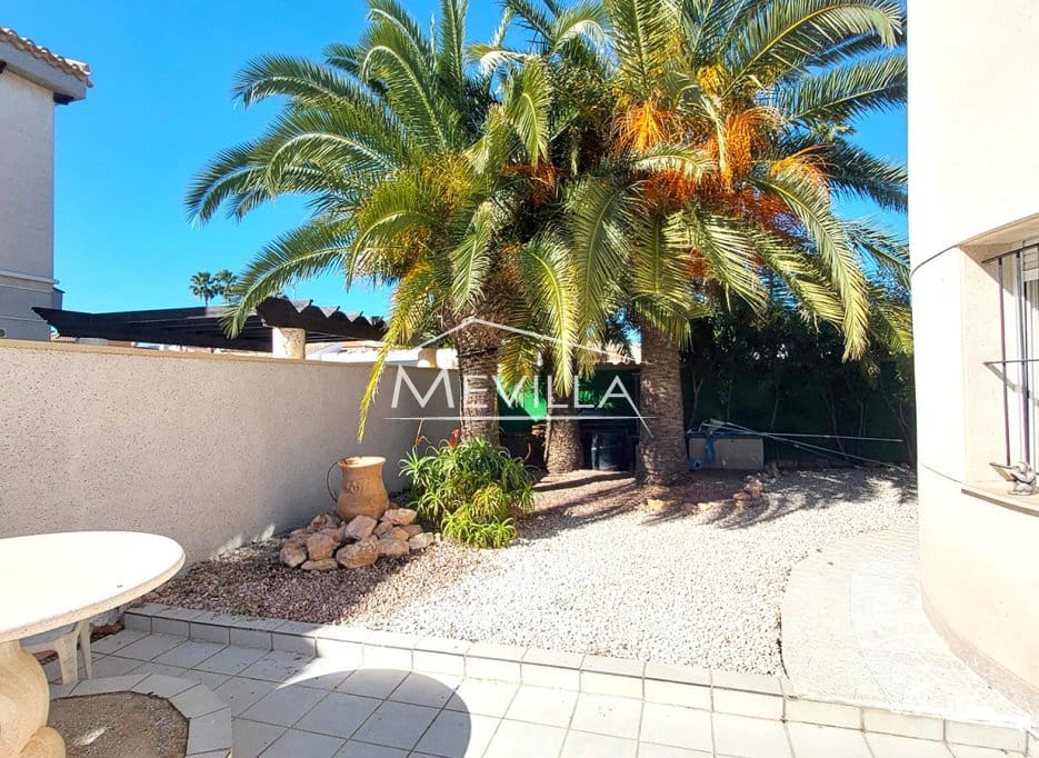 Chalet de 4 habitaciones en Playa Flamenca en venta con piscina garaje - 780.000 € (Ref: 9593198)