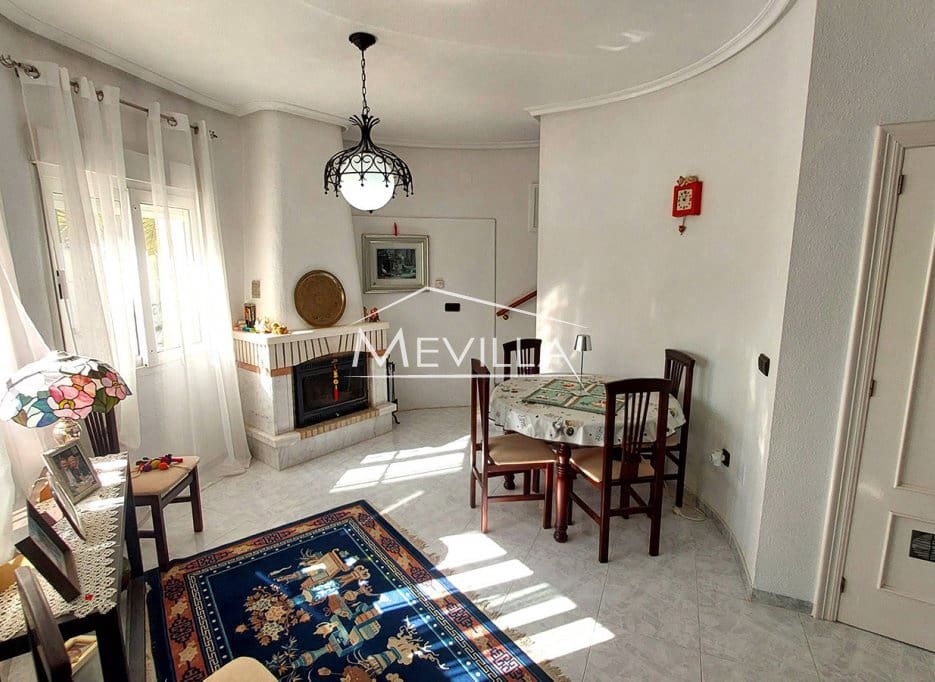 Chalet de 4 habitaciones en Playa Flamenca en venta con piscina garaje - 780.000 € (Ref: 9593198)