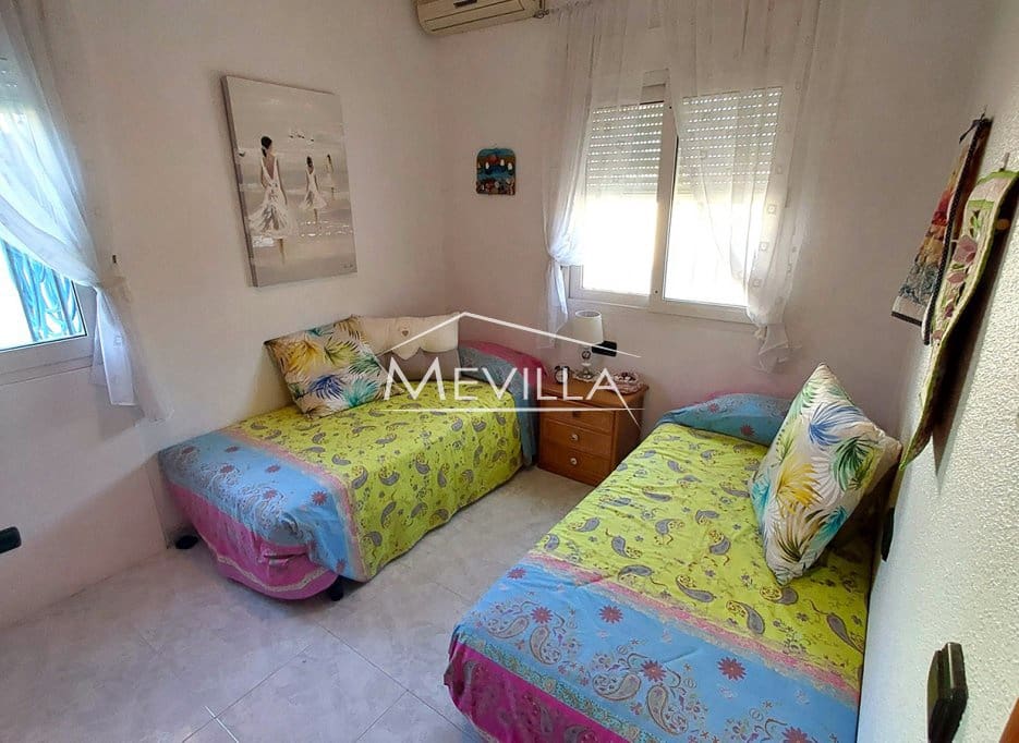 Chalet de 4 habitaciones en Playa Flamenca en venta con piscina garaje - 780.000 € (Ref: 9593198)