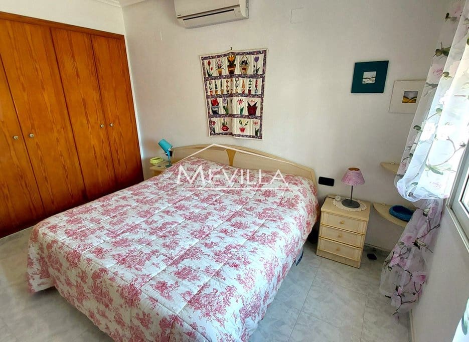 Chalet de 4 habitaciones en Playa Flamenca en venta con piscina garaje - 780.000 € (Ref: 9593198)