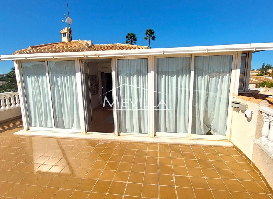 Chalet de 4 habitaciones en Playa Flamenca en venta con piscina garaje - 780.000 € (Ref: 9593198)