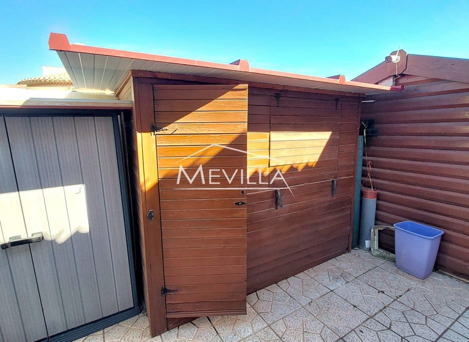 Chalet de 4 habitaciones en Playa Flamenca en venta con piscina garaje - 780.000 € (Ref: 9593198)