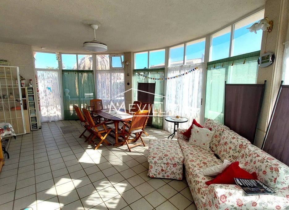 Chalet de 4 habitaciones en Playa Flamenca en venta con piscina garaje - 780.000 € (Ref: 9593198)