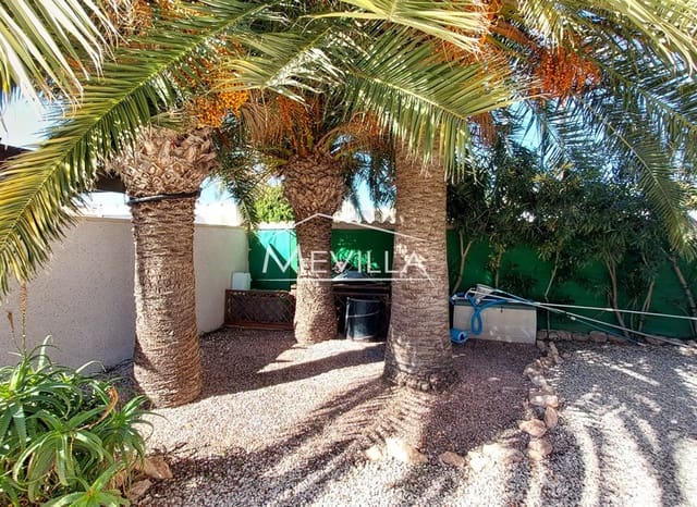 Chalet de 4 habitaciones en Playa Flamenca, Orihuela en venta con piscina garaje - 780.000 € (Ref: 9593198)