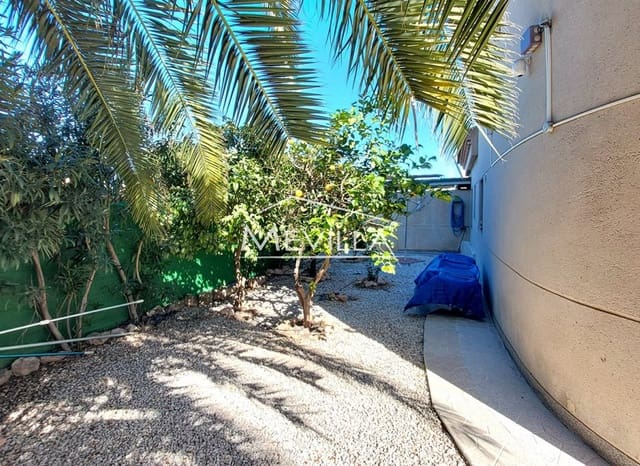 Chalet de 4 habitaciones en Playa Flamenca, Orihuela en venta con piscina garaje - 780.000 € (Ref: 9593198)