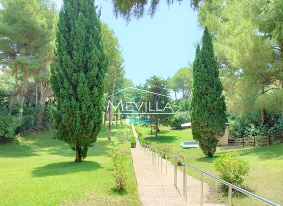 3 quarto Moradia para venda em Campoamor com piscina garagem - 435 000 € (Ref: 9665375)