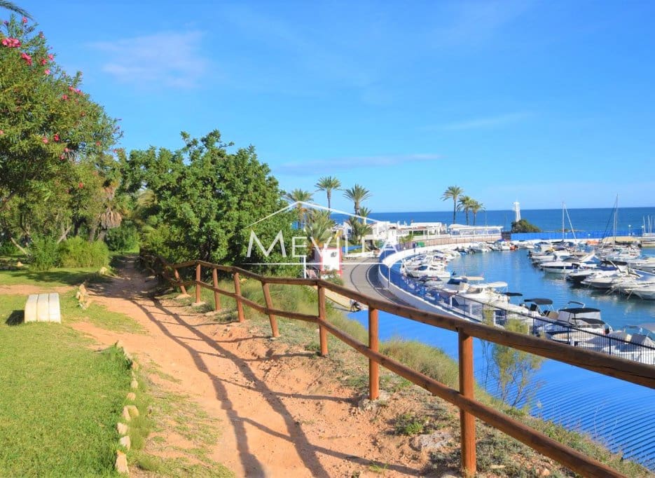 3 quarto Moradia para venda em Campoamor com piscina garagem - 435 000 € (Ref: 9665375)