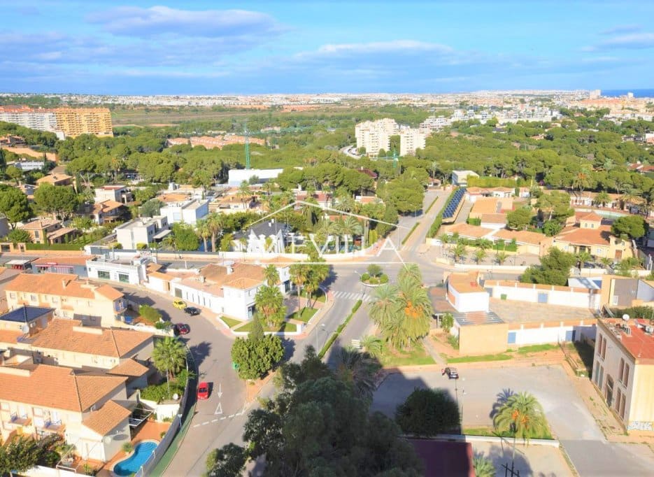 3 quarto Moradia para venda em Campoamor com piscina garagem - 435 000 € (Ref: 9665375)