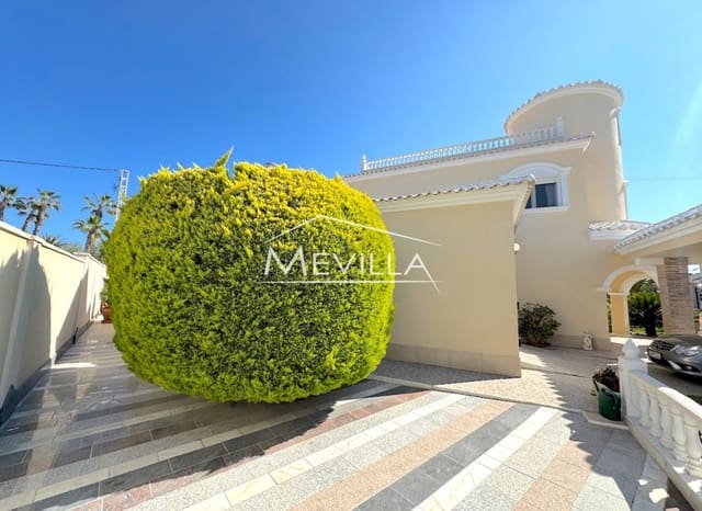 5 slaapkamer Villa te koop in Cabo Roig, Orihuela met zwembad garage - € 1.150.000 (Ref: 9694395)