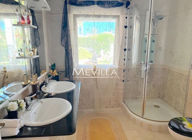 5 slaapkamer Villa te koop in Cabo Roig, Orihuela met zwembad garage - € 1.150.000 (Ref: 9694395)