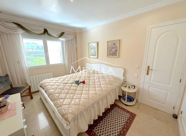 5 slaapkamer Villa te koop in Cabo Roig, Orihuela met zwembad garage - € 1.150.000 (Ref: 9694395)