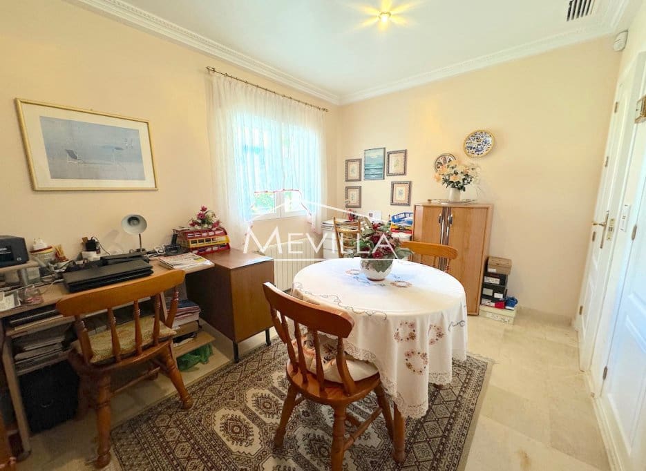 5 slaapkamer Villa te koop in Cabo Roig met zwembad garage - € 1.150.000 (Ref: 9694395)