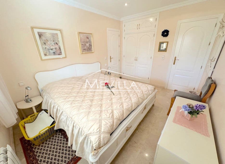 5 slaapkamer Villa te koop in Cabo Roig met zwembad garage - € 1.150.000 (Ref: 9694395)