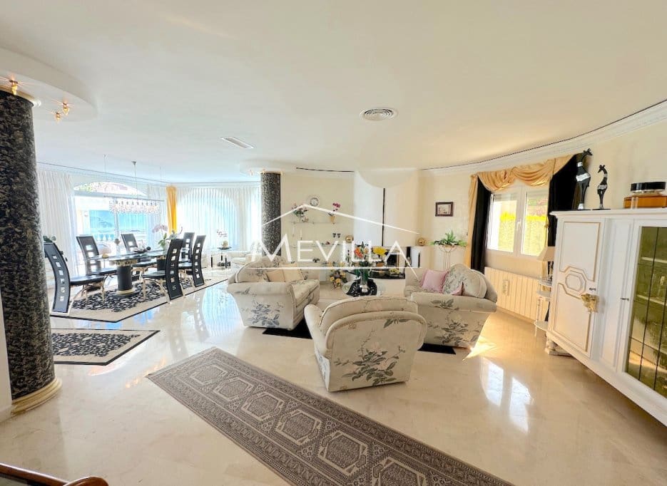 5 slaapkamer Villa te koop in Cabo Roig met zwembad garage - € 1.150.000 (Ref: 9694395)