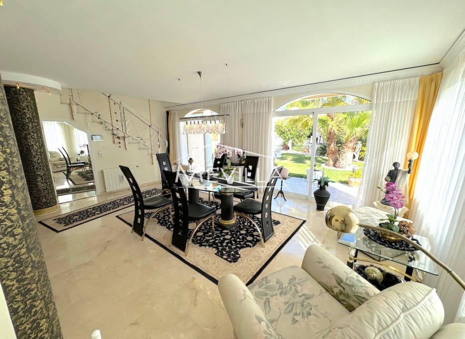 5 slaapkamer Villa te koop in Cabo Roig met zwembad garage - € 1.150.000 (Ref: 9694395)