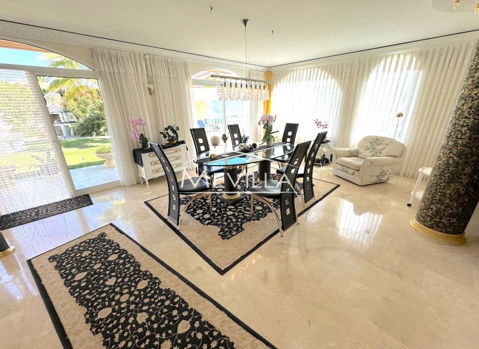 5 slaapkamer Villa te koop in Cabo Roig met zwembad garage - € 1.150.000 (Ref: 9694395)