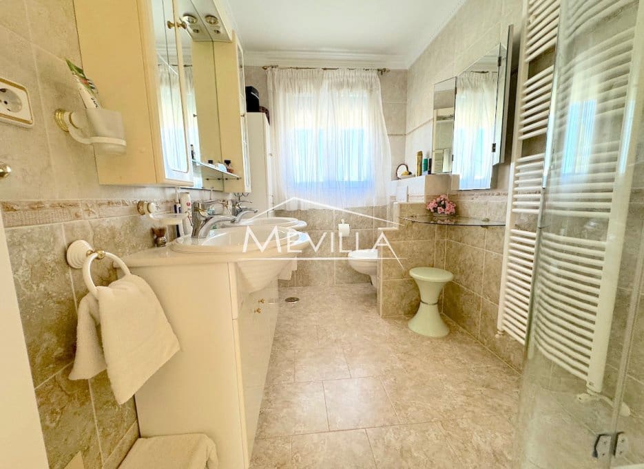 5 slaapkamer Villa te koop in Cabo Roig met zwembad garage - € 1.150.000 (Ref: 9694395)