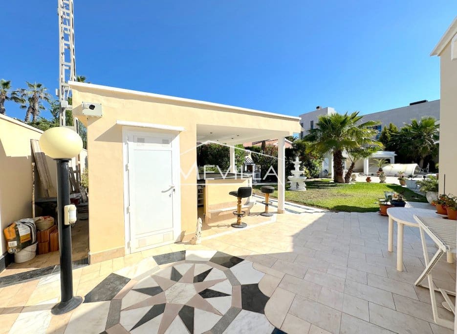 5 slaapkamer Villa te koop in Cabo Roig met zwembad garage - € 1.150.000 (Ref: 9694395)