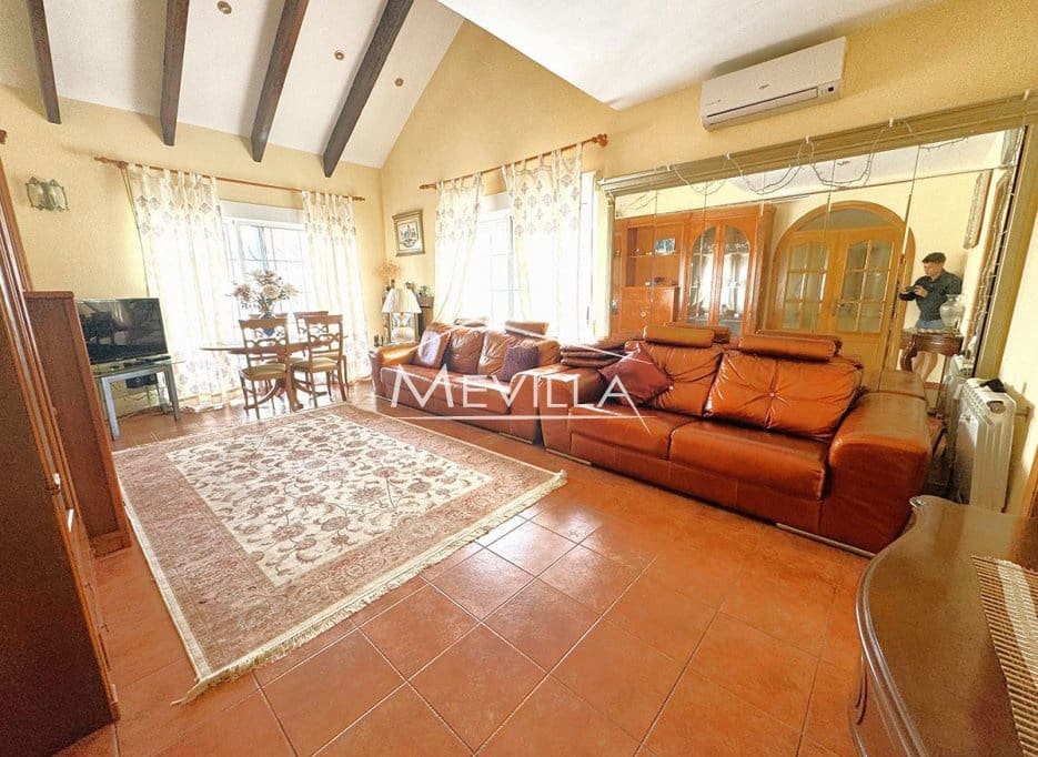 4 bedroom Villa for sale in Playa Flamenca with pool garage - € 555,000 (Ref: 9709037)